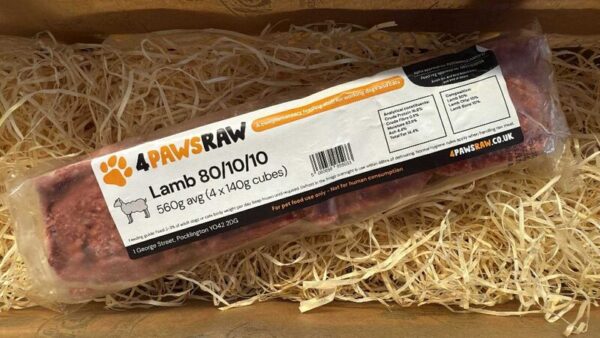 A mix of our Best Selling 'Completes' - 80/10/10 Minces 20 x 560g - 11.2kg Box RAW Diet. - Image 6